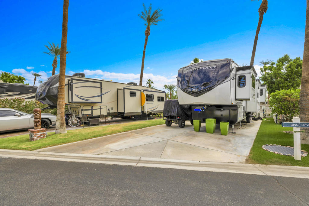 MLS #219136798DA image #2