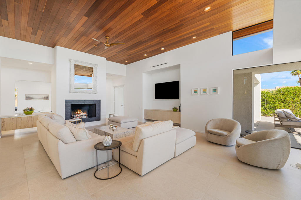 MLS #219136808DA image #16