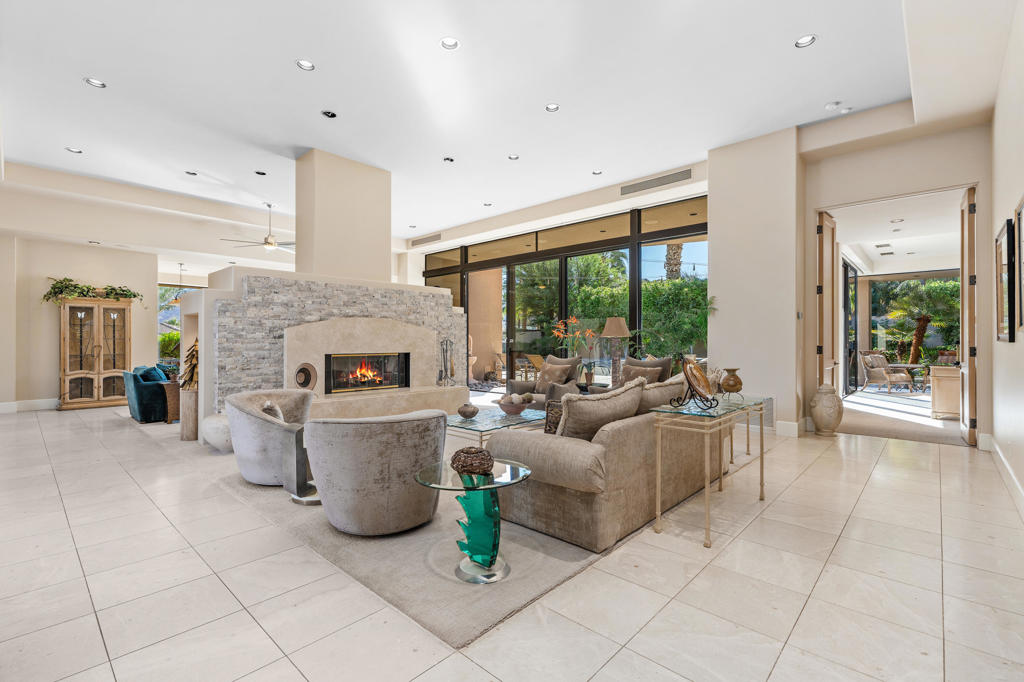 MLS #219136845DA image #1