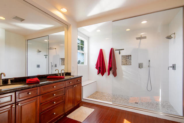 MLS #219136929PS image #4