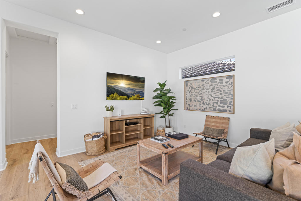 MLS #219136944DA image #6