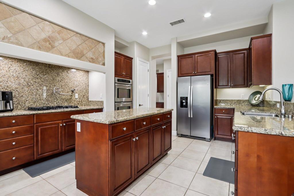 MLS #219136946DA image #2