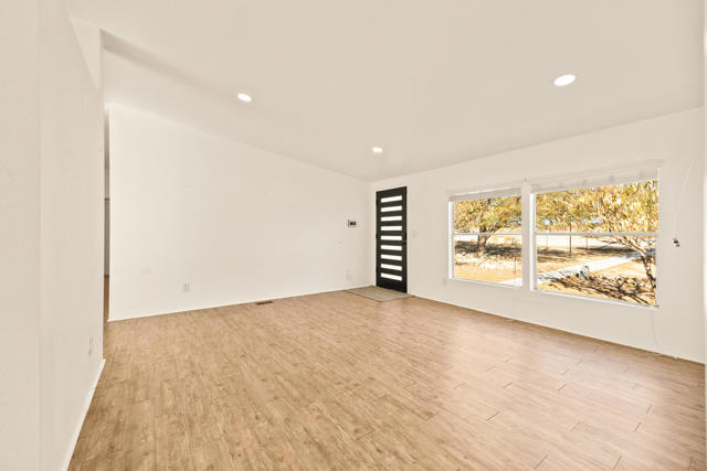 MLS #219136998DA image #5