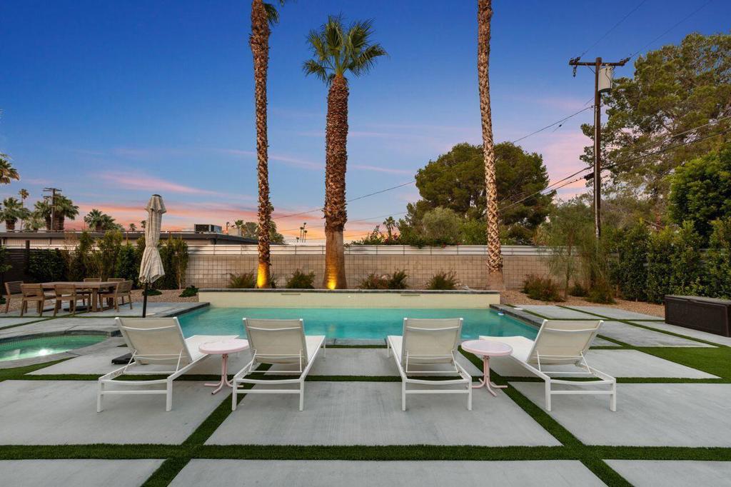 MLS #219137025DA image #3