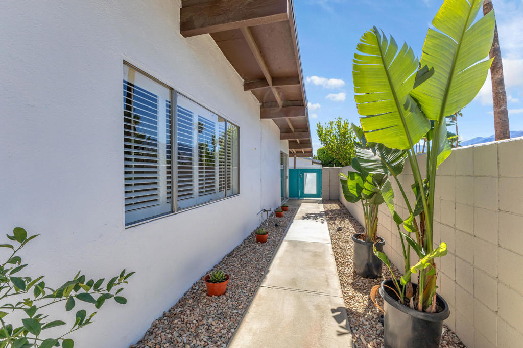 MLS #219137143DA image #4