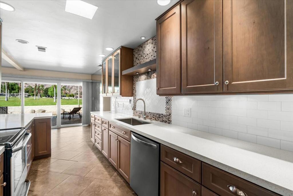 MLS #219137224DA image #16