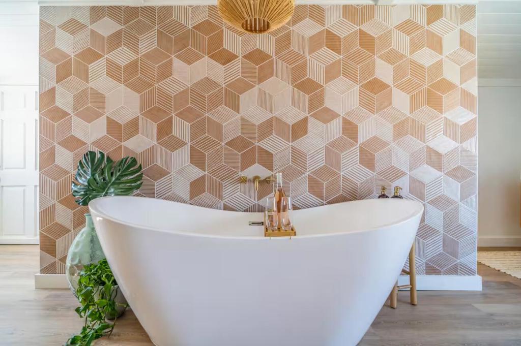 MLS #219137240PS image #2