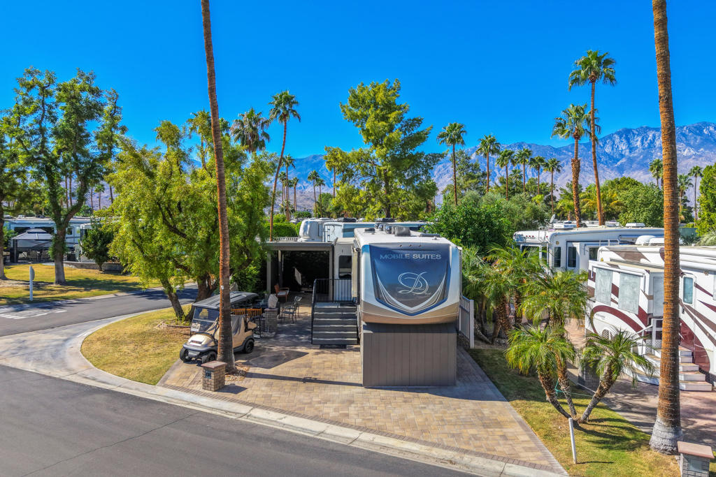 MLS #219137243DA image #2