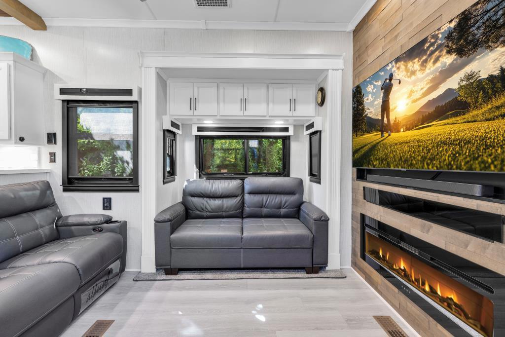 MLS #219137246DA image #13