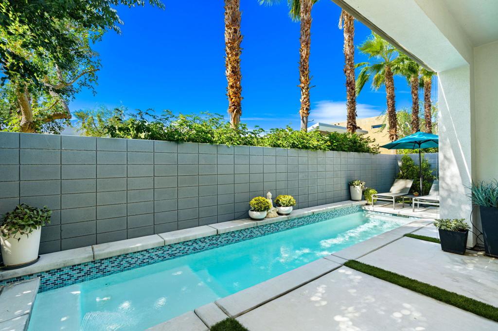 MLS #219137293DA image #2