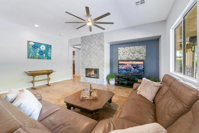 MLS #219137313DA image #2