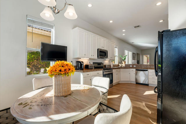 MLS #219137315DA image #15