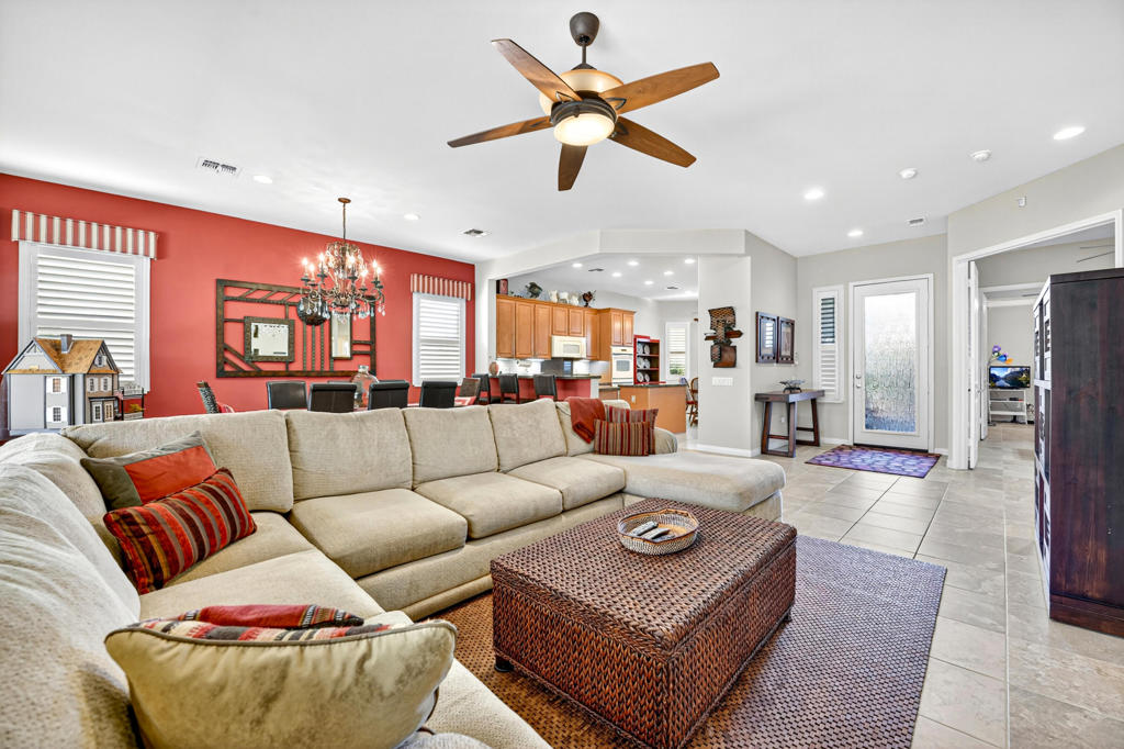 MLS #219137331DA image #3