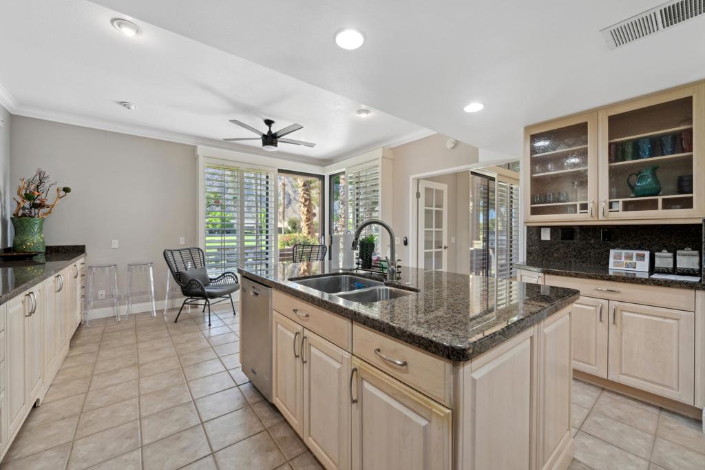 MLS #219137333DA image #5