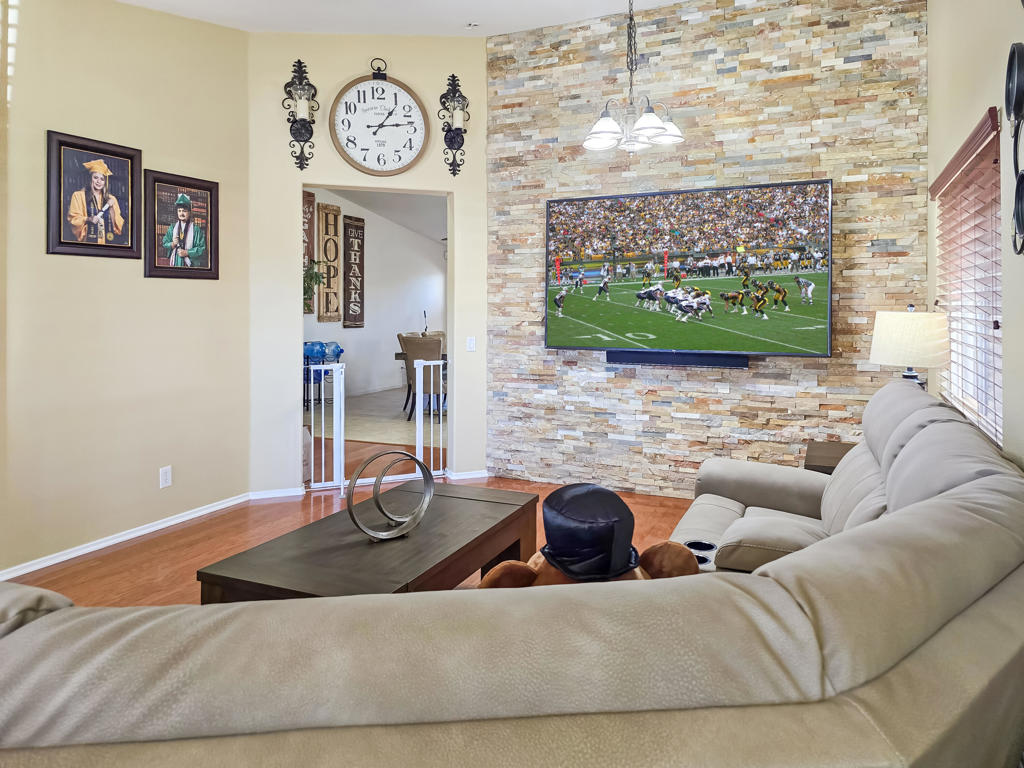 MLS #219137351DA image #2