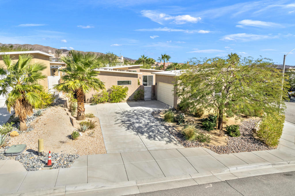 MLS #219137427DA image #2