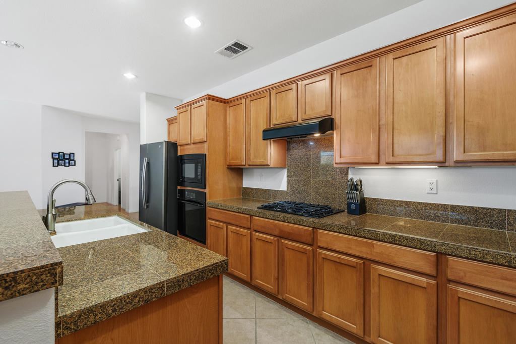 MLS #219137519DA image #17