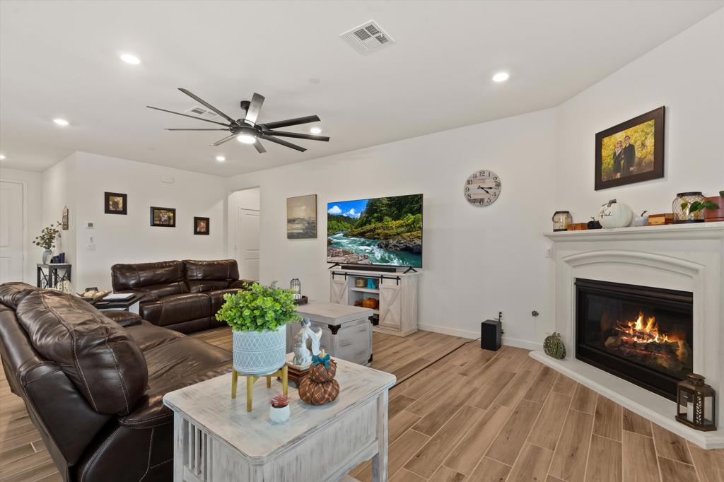 MLS #219137534DA image #5