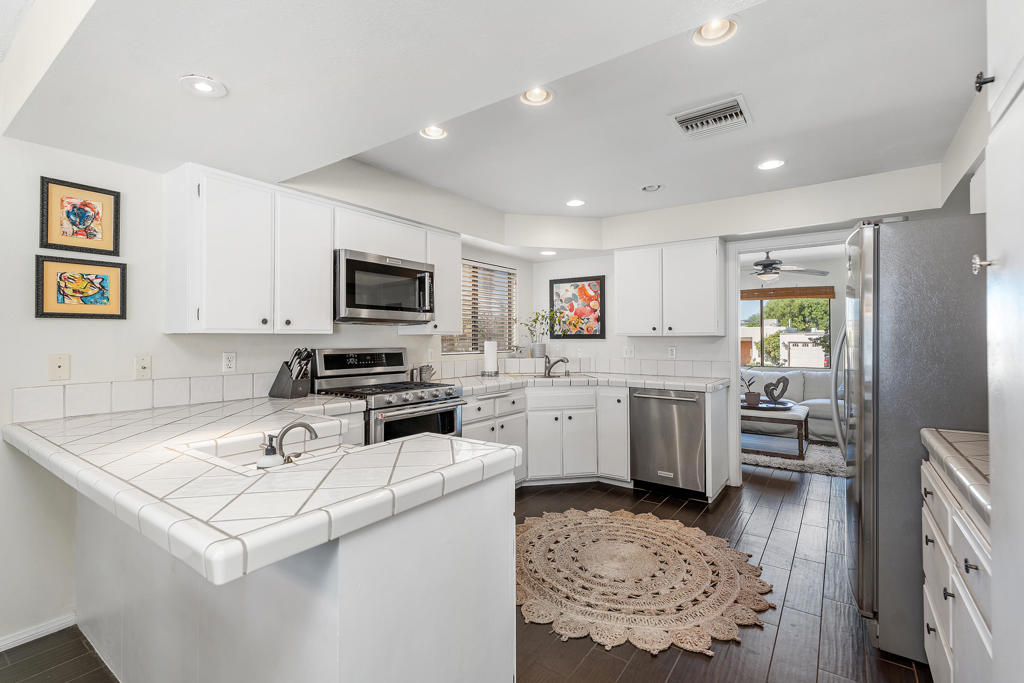 MLS #219137587DA image #2