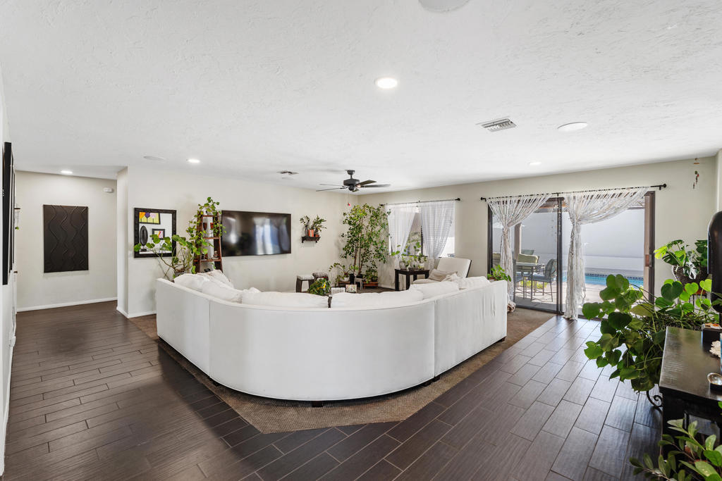 MLS #219137587DA image #8