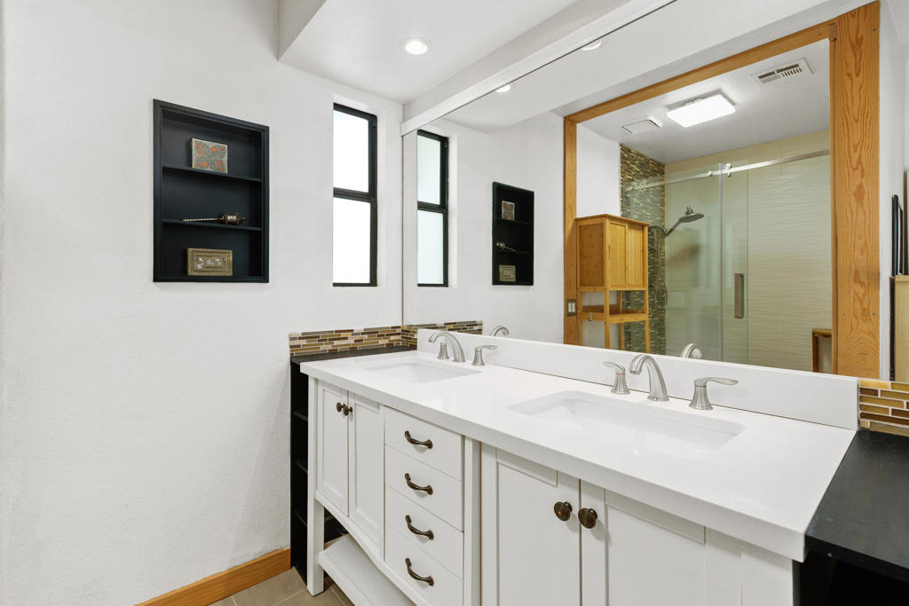 MLS #219137599DA image #12