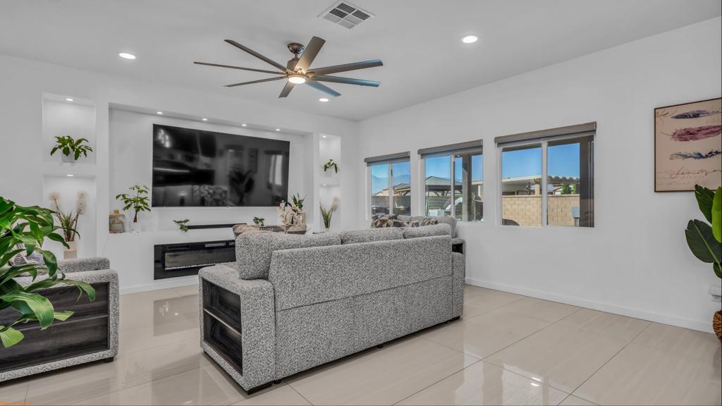 MLS #219137608DA image #6