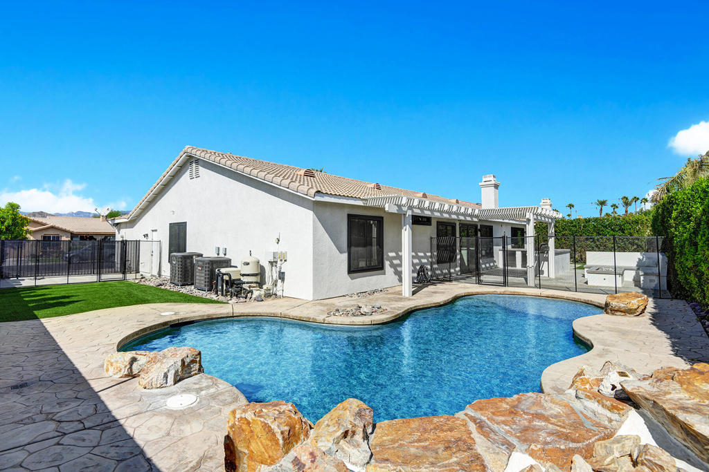 MLS #219137610DA image #2