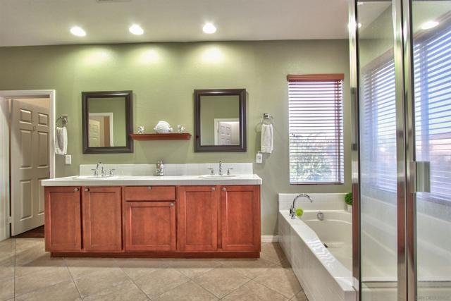 MLS #250035111SD image #14