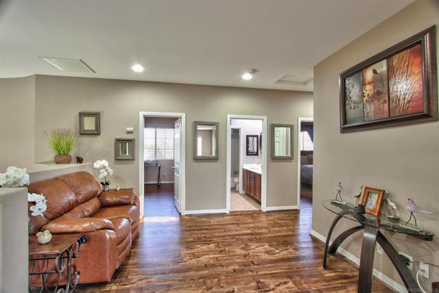 MLS #250035111SD image #24