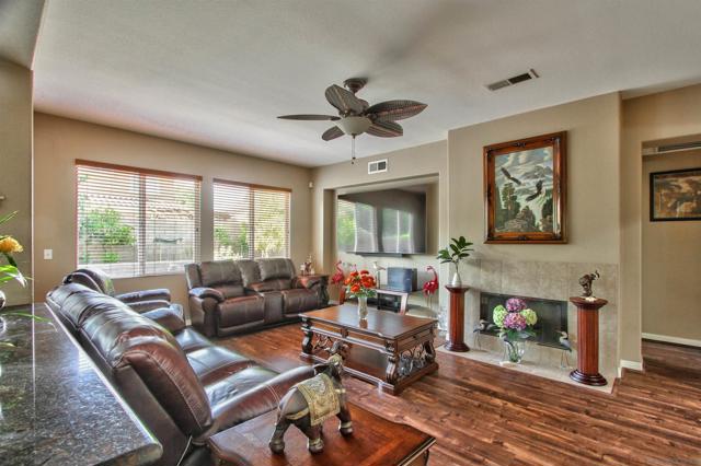 MLS #250035111SD image #9