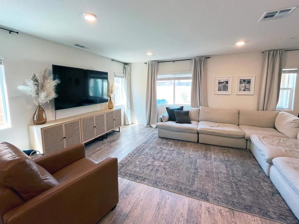 MLS #250040315SD image #1