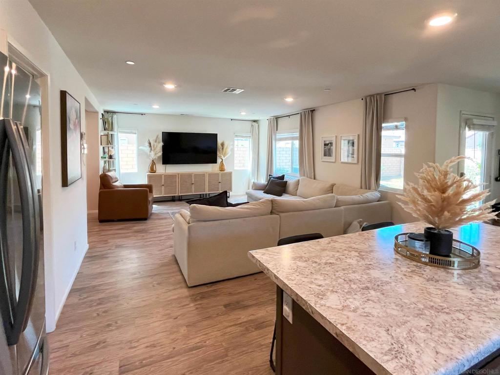 MLS #250040315SD image #3