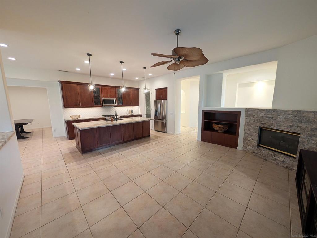 MLS #250040472SD image #10