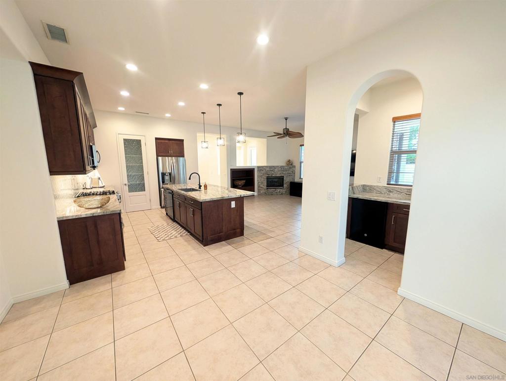 MLS #250040472SD image #16