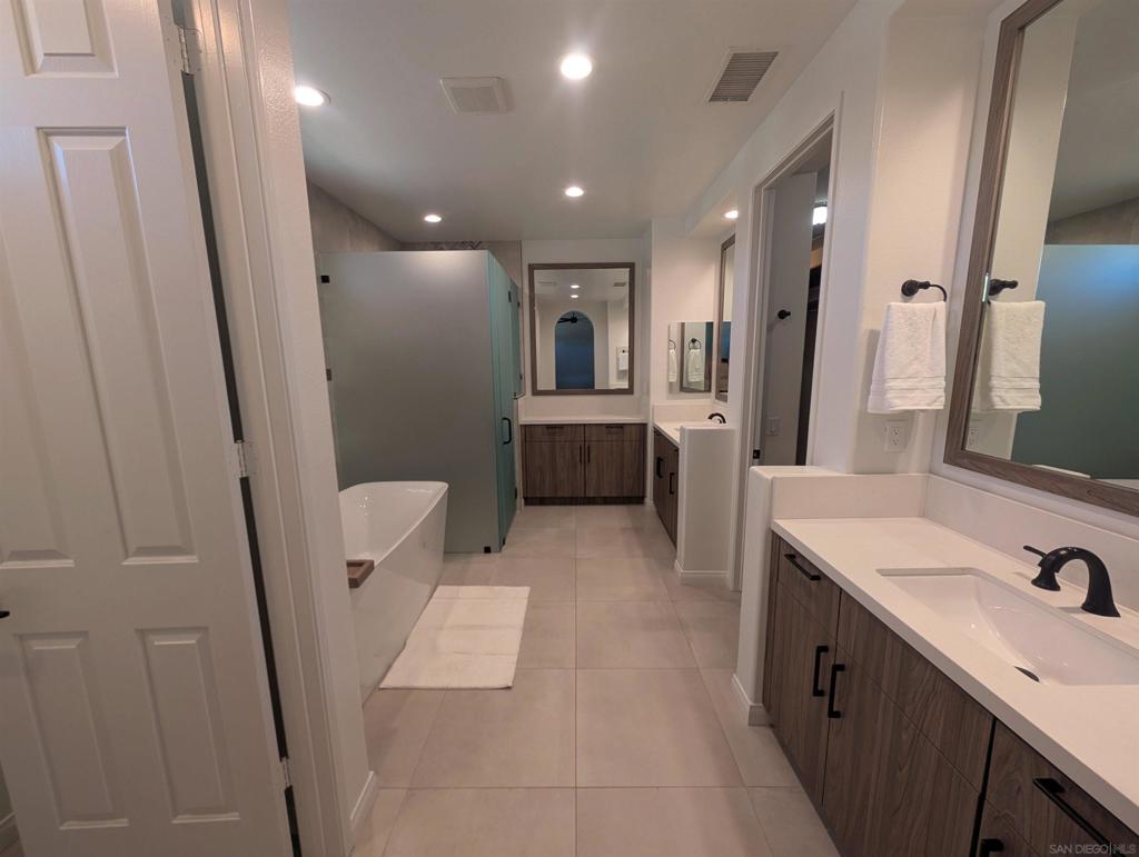 MLS #250040472SD image #22