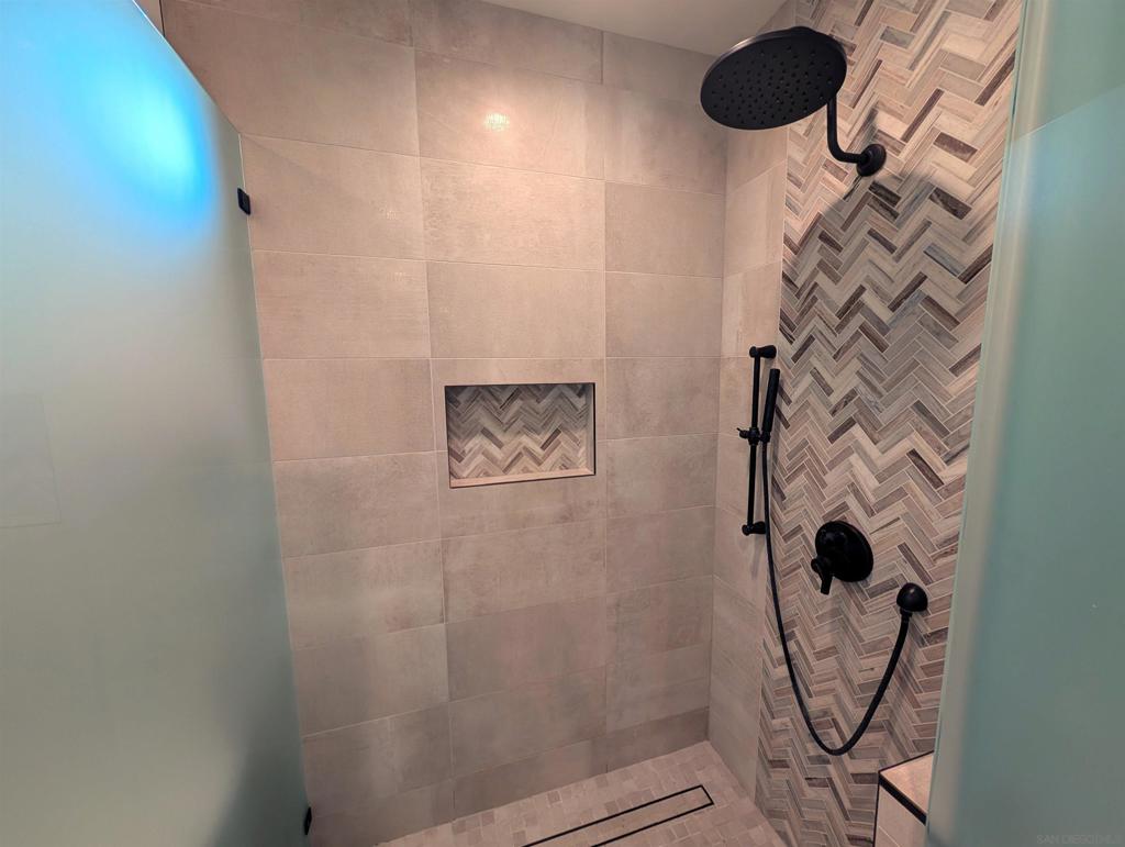 MLS #250040472SD image #24