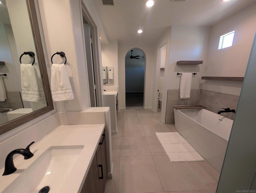 MLS #250040472SD image #25