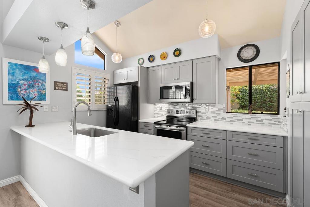 MLS #250040887SD image #10