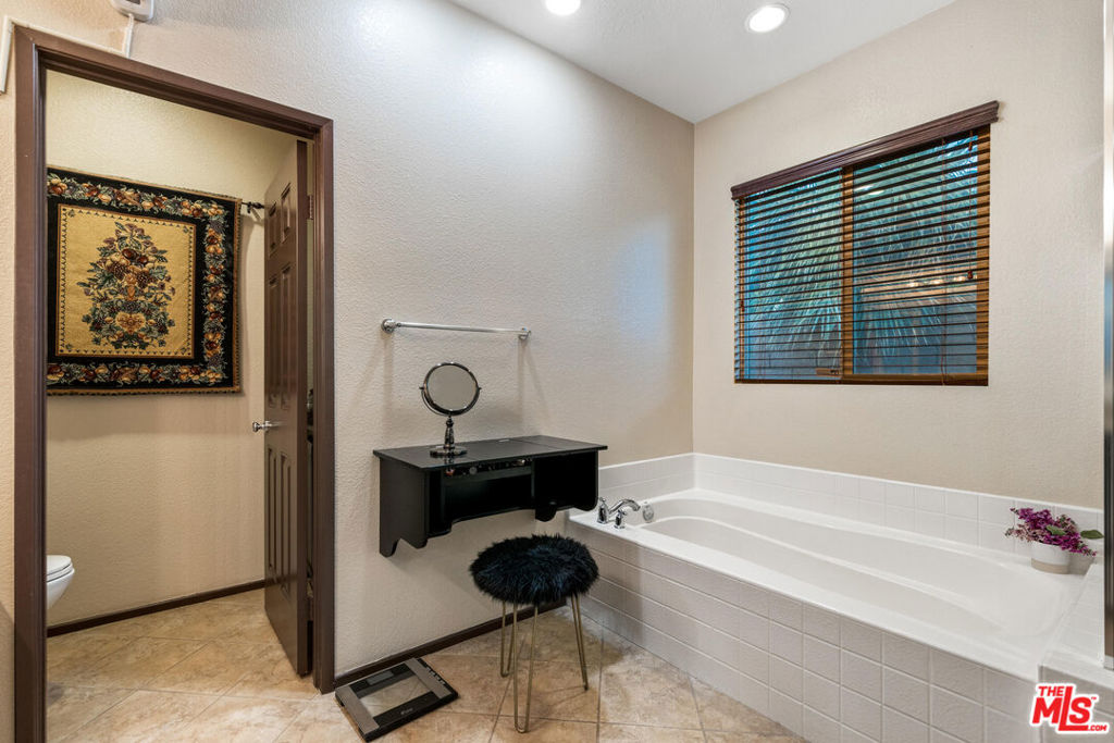 MLS #25518939 image #18