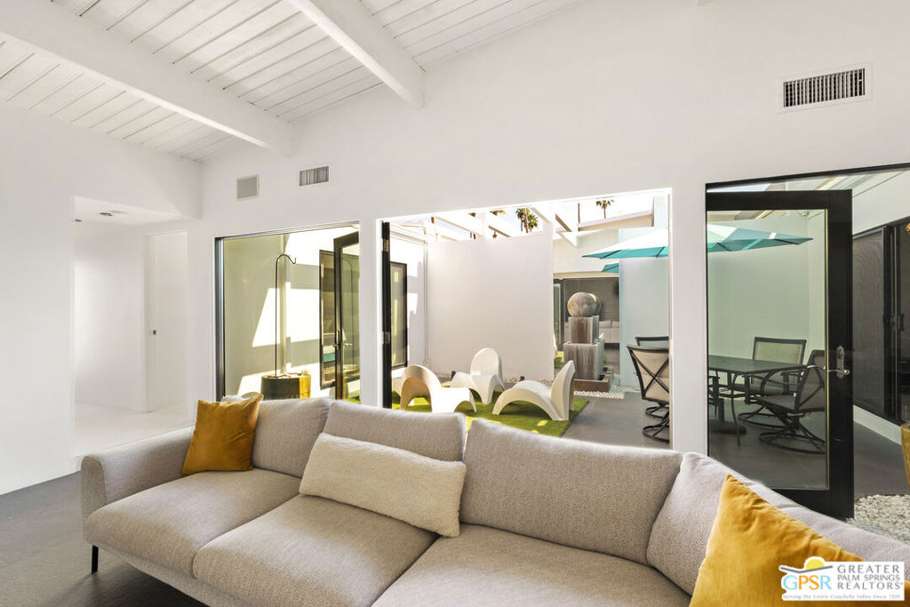 MLS #25527665PS image #10