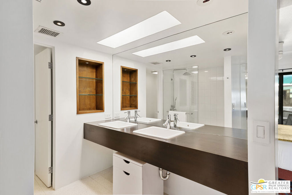 MLS #25527665PS image #25