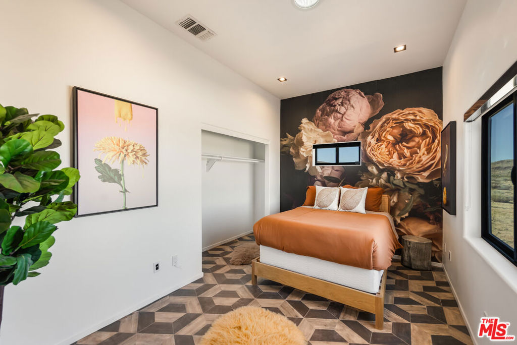 MLS #25533141 image #19