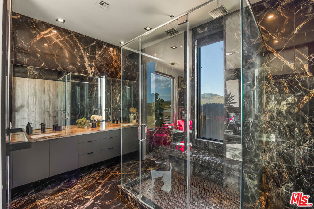 MLS #25533141 image #24