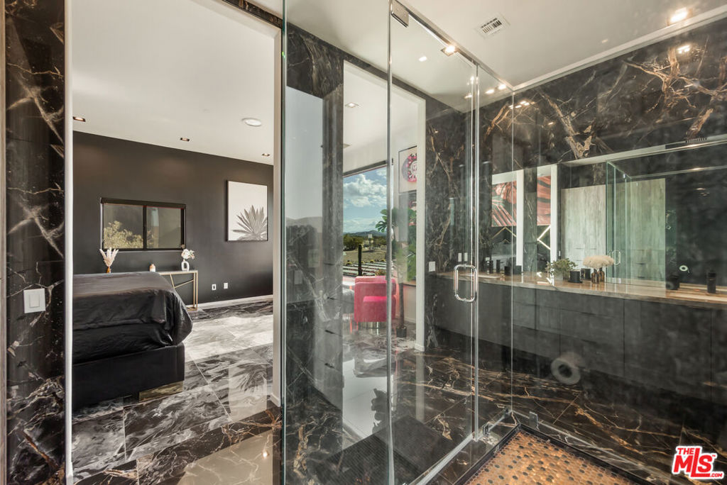 MLS #25533141 image #25