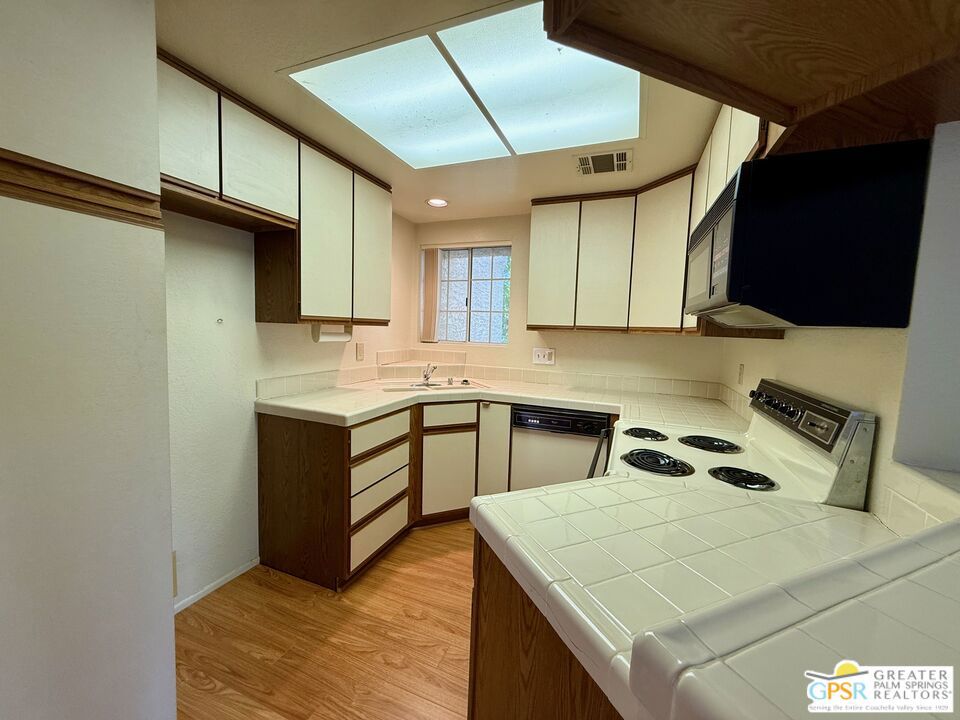 MLS #25537565PS image #5