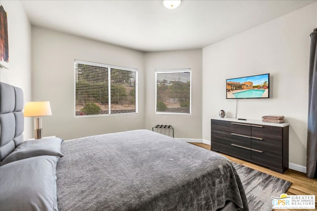 MLS #25560561PS image #25