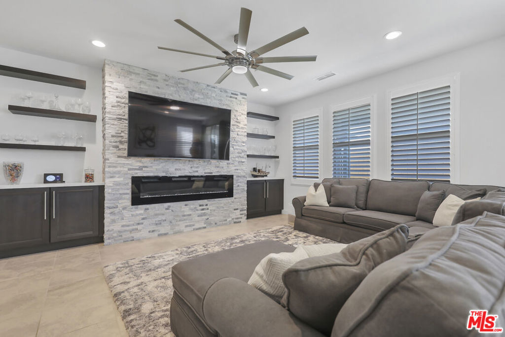 MLS #25565155 image #3