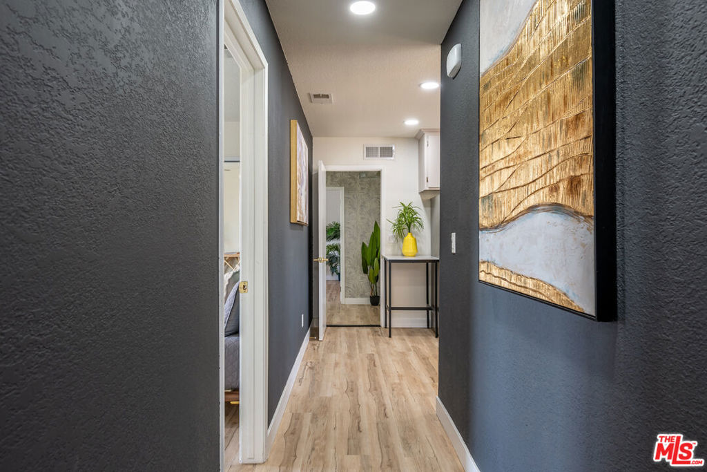 MLS #25565709 image #24