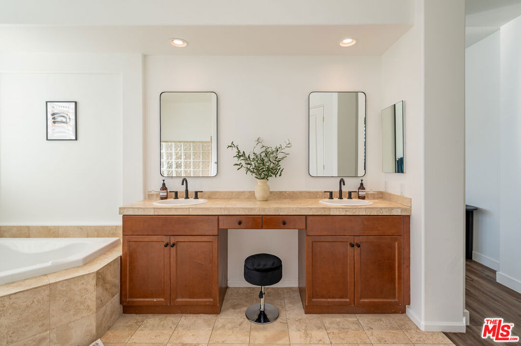 MLS #25571057 image #7