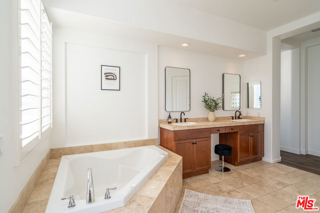 MLS #25571057 image #8